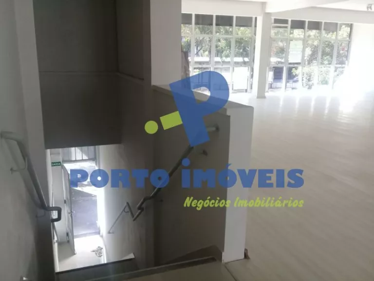 Foto 5 de Loja com 2 banheiros e 200m² para alugar no bairro Sao Joao, Porto Alegre